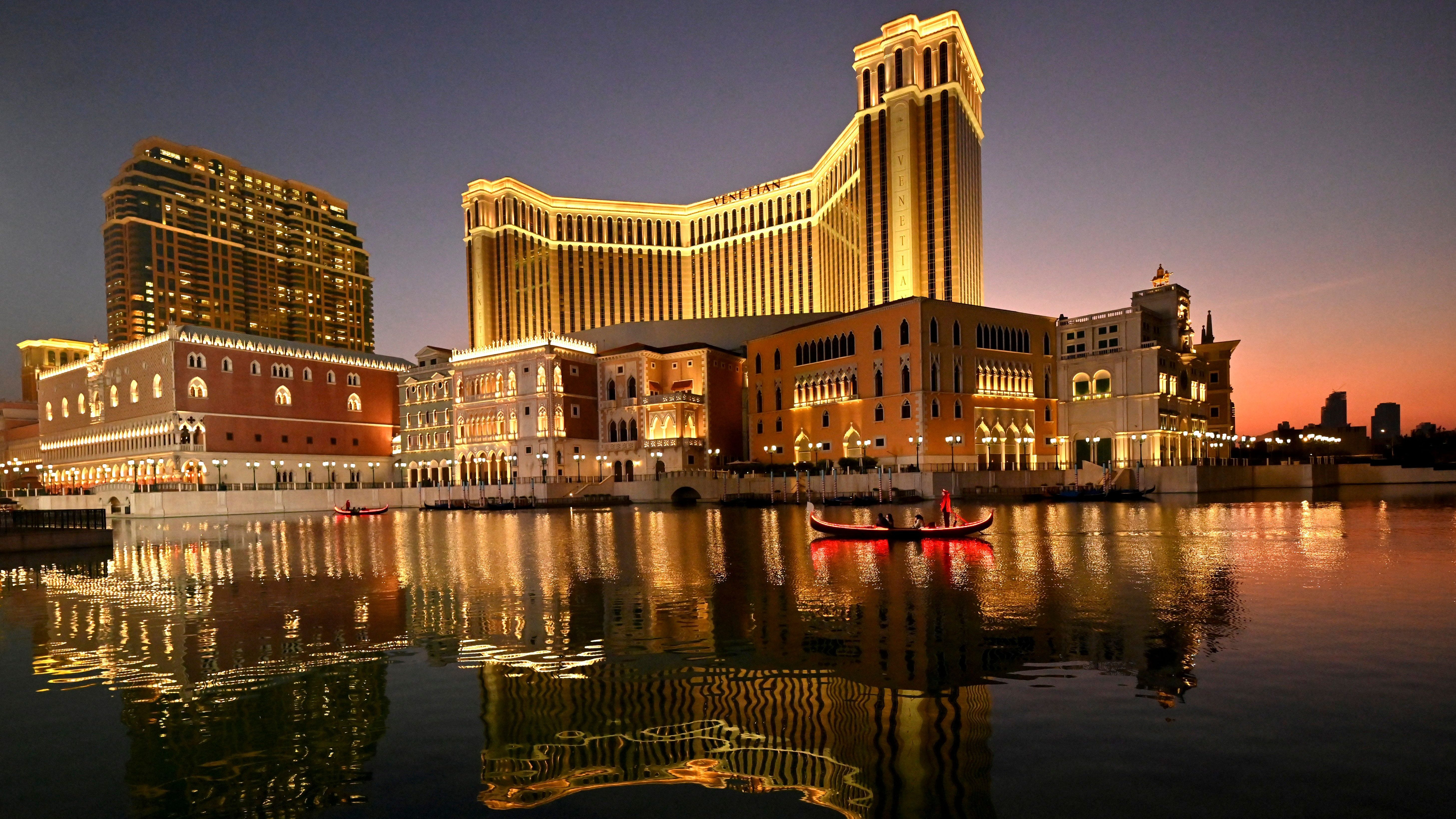 HONG KONG & MACAO